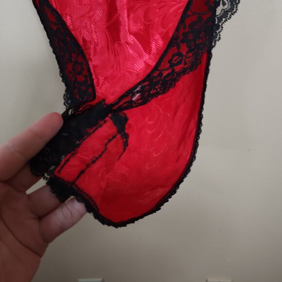 Vintage Madelon Loudon High cut Red satin Teddy with Black Lace Trim Size L - Picture 5 of 10